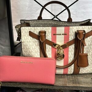 MK Hamilton crossbody or hand bag comes with wallet that matches stripes
